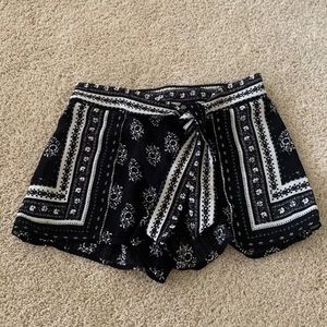 Flowy shorts (small)